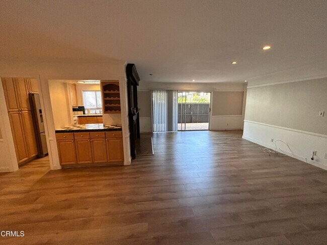 Photo - 31558 Agoura Rd