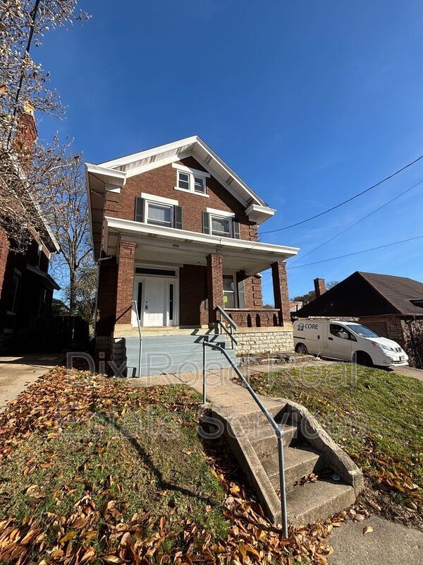 Photo - 810 Sunset Ave