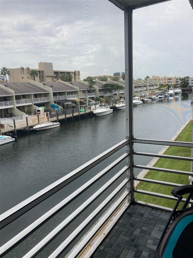 Photo - 3750 NE 169th St