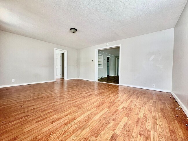 Photo - 919 S 25th St Unidad A Lower