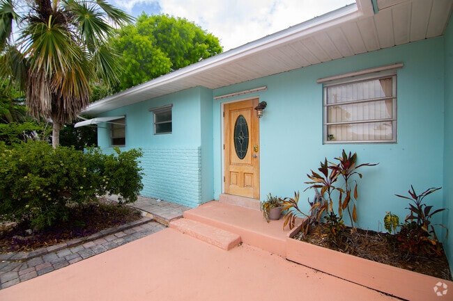 Building Photo - 470 122nd St Rental