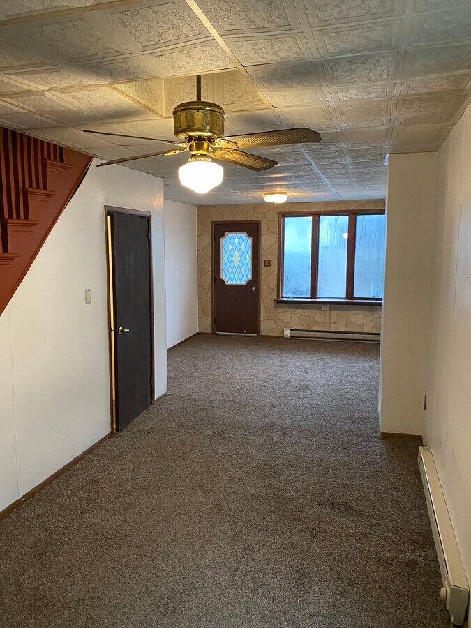 Photo - 334 E 5th St