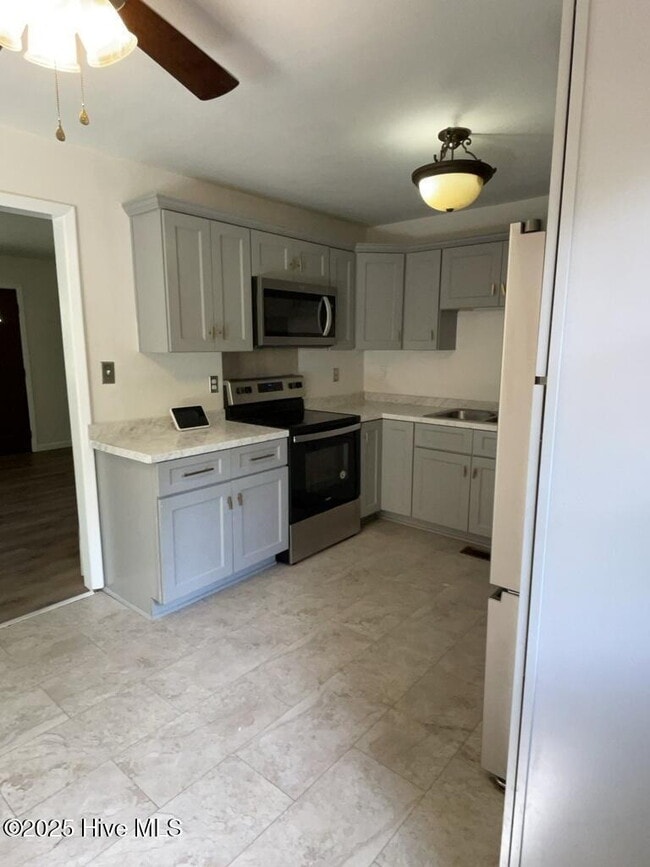 Photo - 610 Dennis Rd