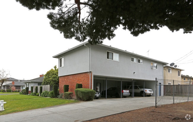Building Photo - 1882 Amelia Way Unit 4 Rental