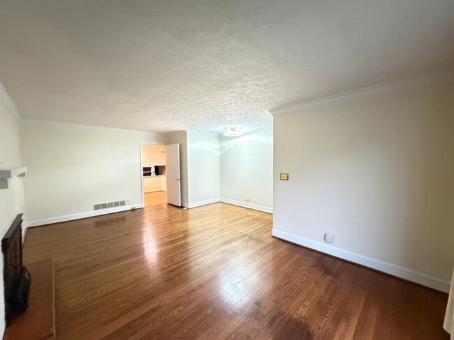Photo - Lovely 4 Bedroom and 3 Bath House!