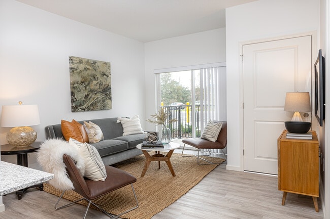 Photo - Londin Crossing