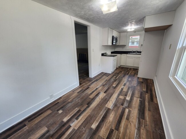 Photo - 3 bed 1 bath Ranch