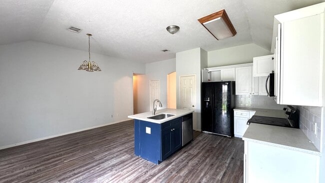 Photo - 6422 Diamond Rock Dr