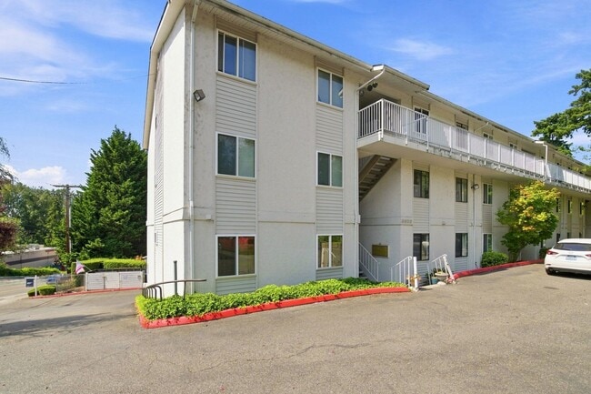 Building Photo - 9926 NE 116th St Unit 302
