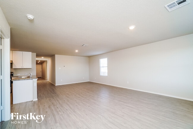 Photo - 5330 Trellised Ln