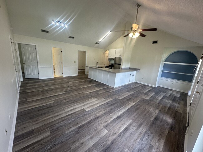 2582 Zachary Ct