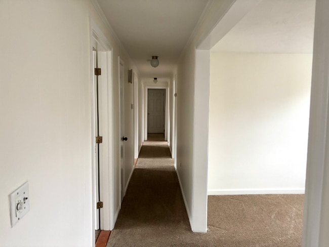 Photo - 337 Village St