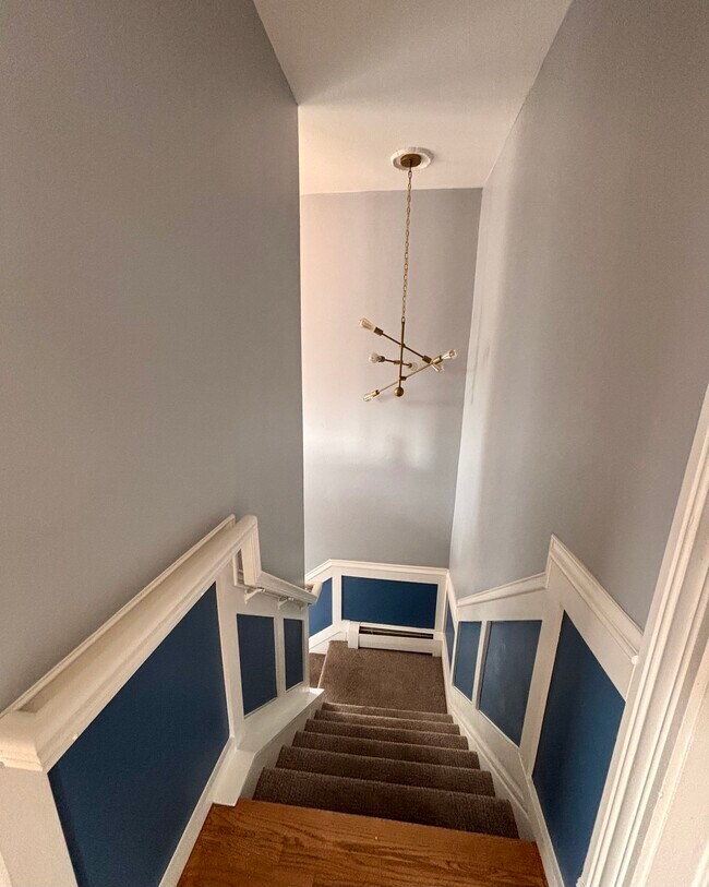 Entry stairs - 1400 N Humboldt St Unit B