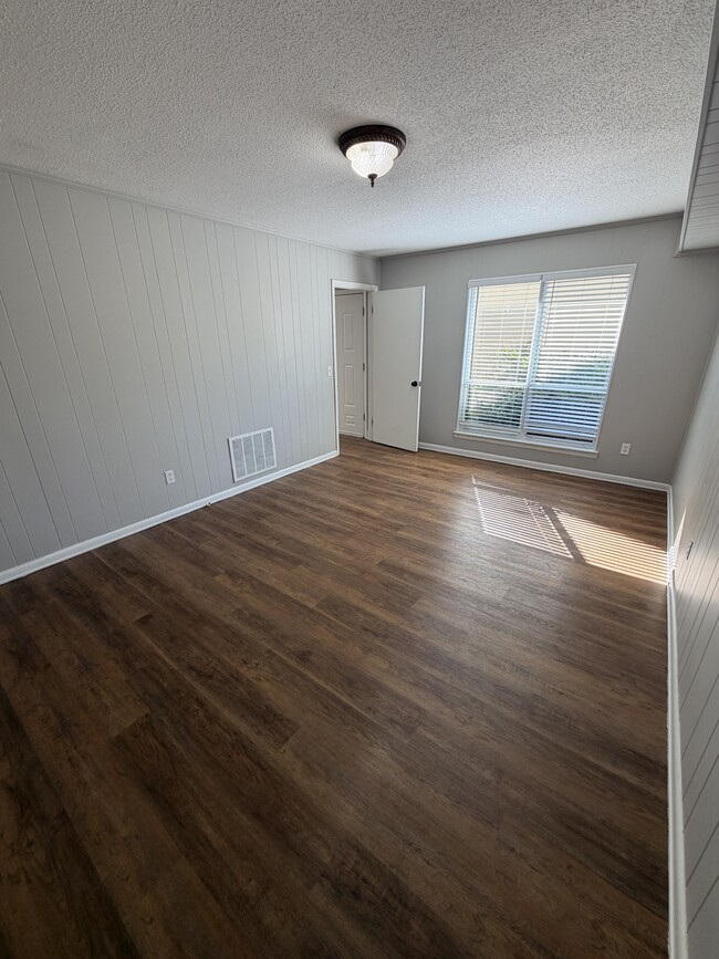 Photo - 6701 Indus Way