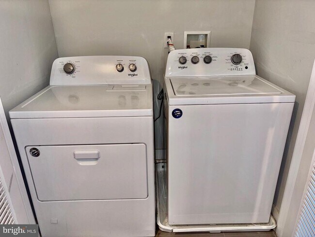 Photo - 5334 Cedar Ave Unidad 7G