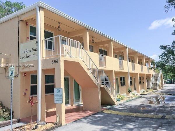 Building Photo - 3251 SW 44th St Unit 200