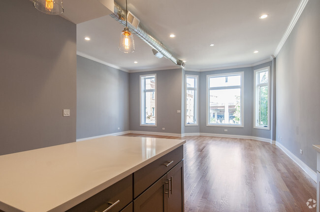 Building Photo - 2124 S Halsted St Unit 3 Rental