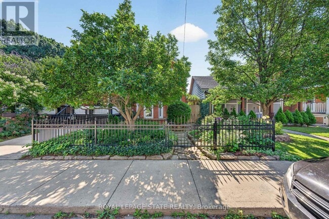 Photo - 171 Emerald St S