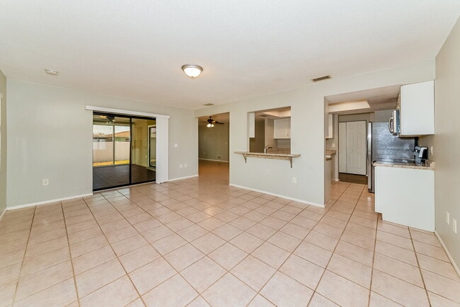 Photo - 344 Sunnyside Dr