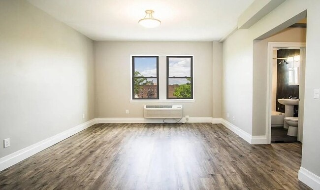 Photo - 106 N Grove St Unit 209