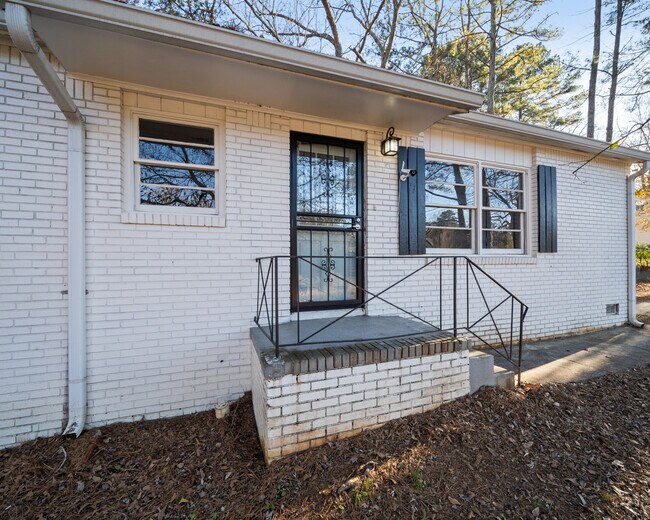 Photo - 2371 Swallow Cir SE