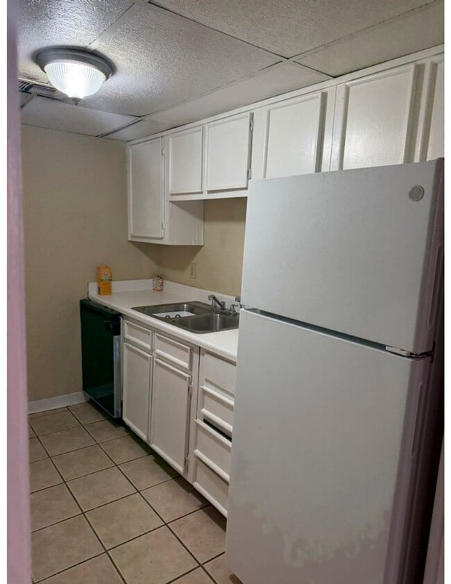 Building Photo - 2021 Austin Ave Unit 2021 Austin Ave. #6