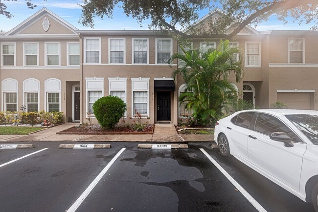 Building Photo - TAMPA TOWNHOME IN GATED COMMUNITY!