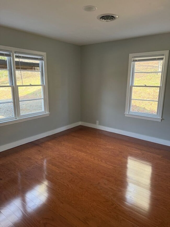 Photo - GORGEOUS FARMHOUSE