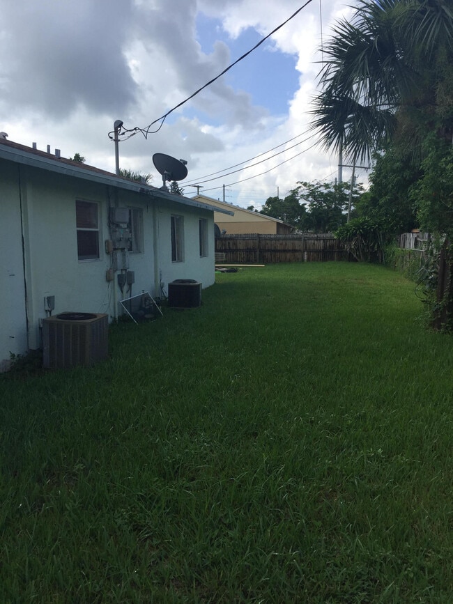 Photo - 189 W 16th St