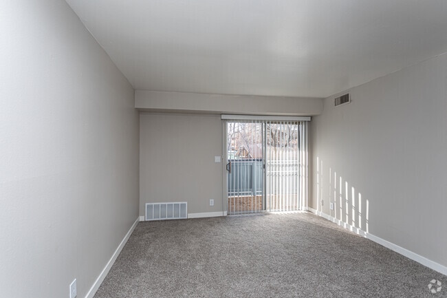 1BR, 1BA - 820SF