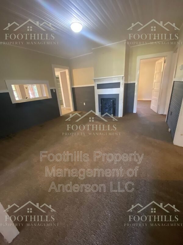 Photo - 1018 Cothran Cir