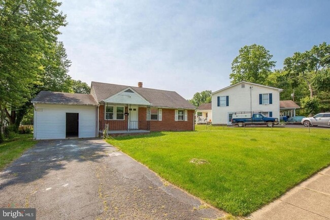 Building Photo - 2019 Leonard Rd