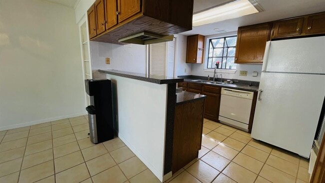 Photo - 1510 W N Loop Blvd Unit 822