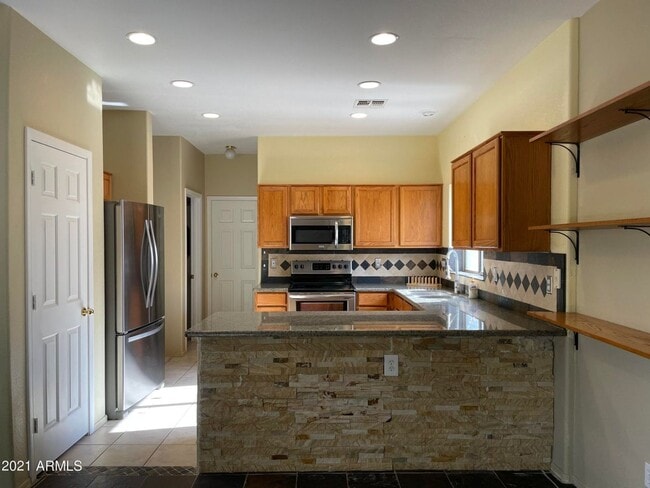 Photo - 3 BEDROOM WITH PRIVATE POOL IN STETSON HILLS/ MOUNTAIN PRESERVE VIEWS