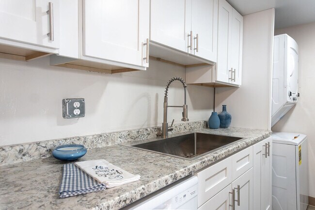 Photo - 2765 W Tharpe St