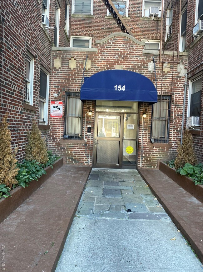 Building Photo - 154 Radford St Unit 1F