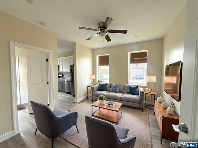 Building Photo - 242 Westminster Pl Unit 1