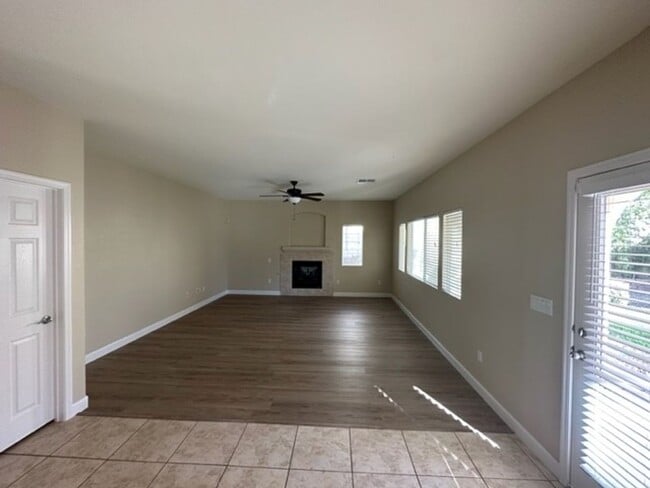 Photo - Beautiful 4 bedroom home In Paseos Summerlin - minutes from DT Summerlin and Red Rock Canyon!!