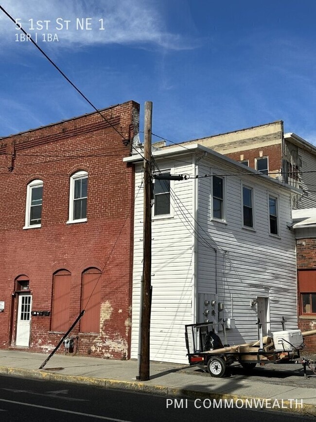 Building Photo - 5 1st St NE
