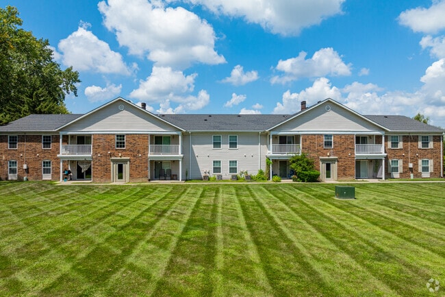 Castleton Manor Apartments