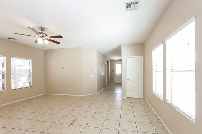 Photo - 11242 W Garfield St