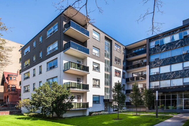 Building Photo - Pavillion Aparments
