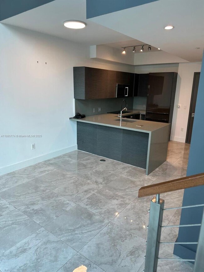 Photo - 1080 Brickell Ave Unidad 703