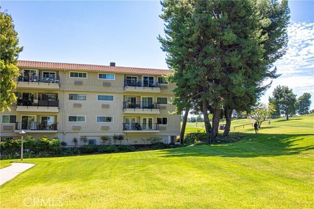 Photo - 2391 Via Mariposa W Unidad 3A