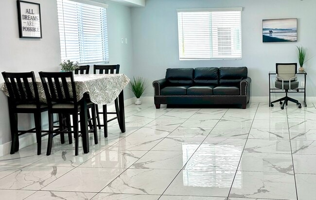 Photo - 232 E 27th St