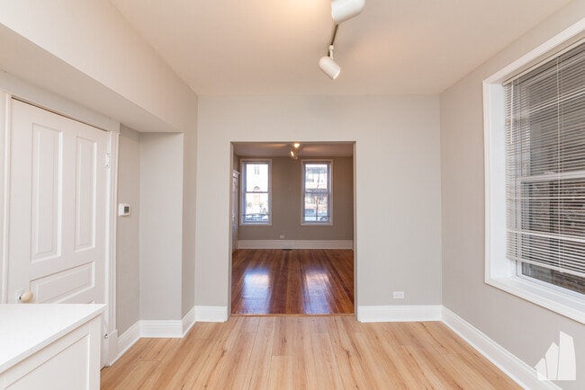 Photo - 2334 N Southport Ave Unit #  01F