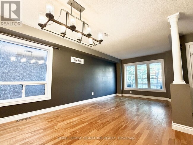 Photo - 584 Shaftsbury St