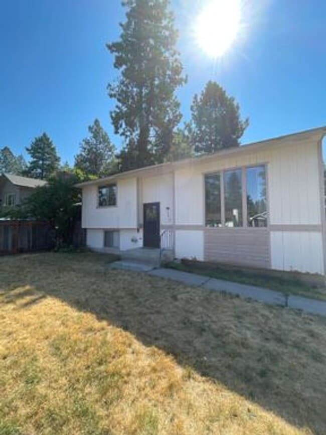 Building Photo - *Coming Soon* South Hill With Unique Layout Rental