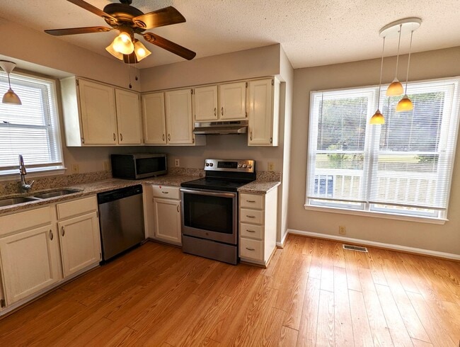 Photo - 4940 Harbour Towne Dr