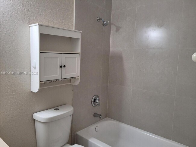 Photo - 1663 SE 29th St Unidad 208